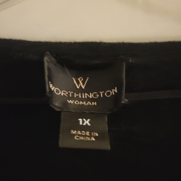 Size 1x Worthington Studded Top - Picture 2 of 2